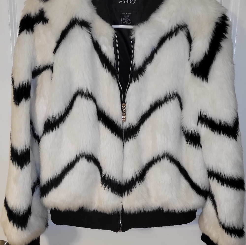 Nwot Ashro boutique coat